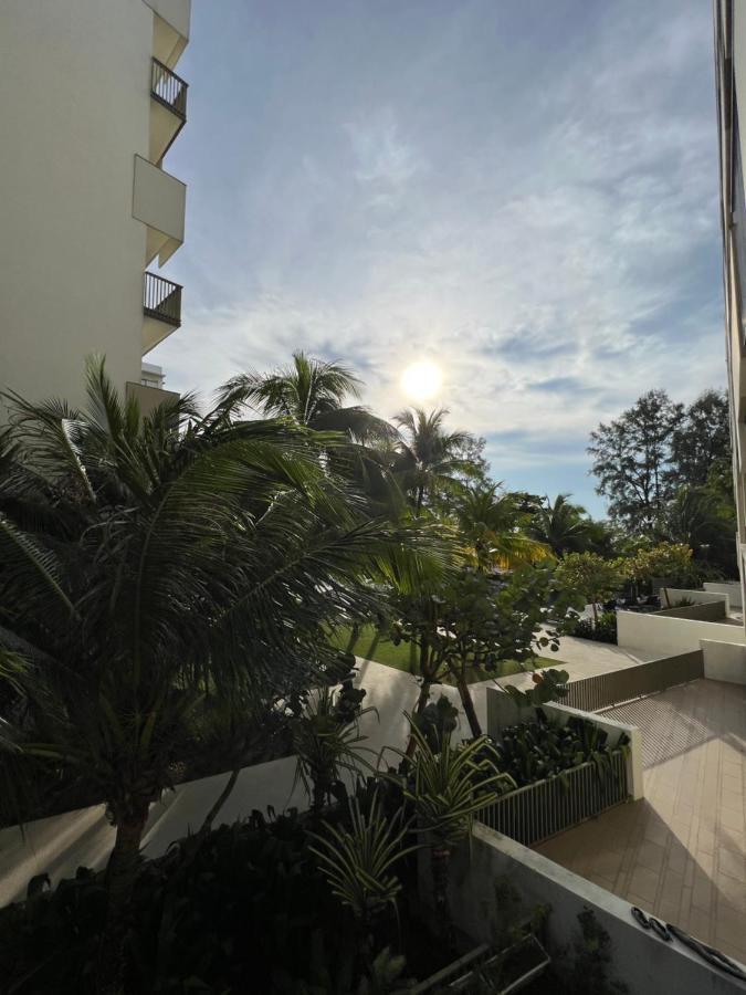 By The Sea Beachfront Designer Suites Penang - Managed By Art Of Tree باتو فيرينغي المظهر الخارجي الصورة